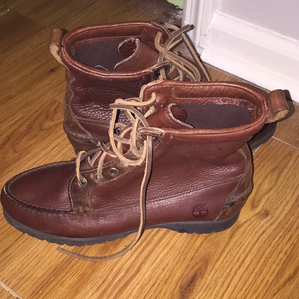 chestnut boots